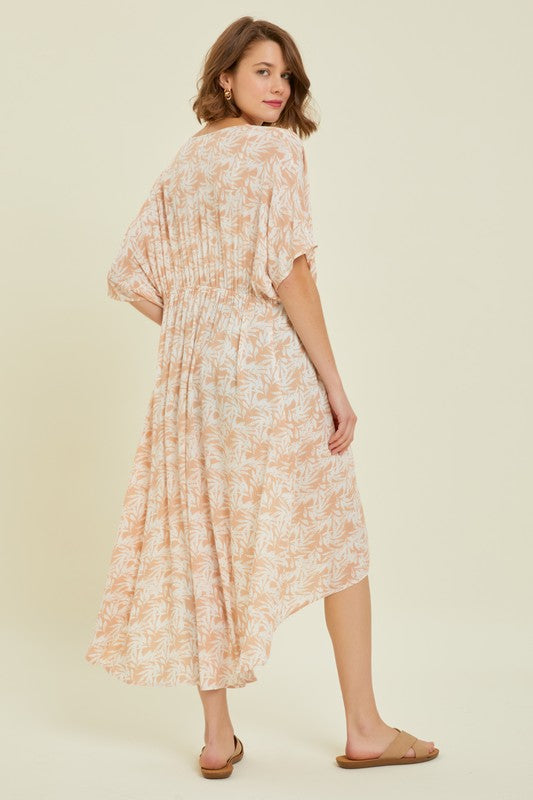 Relaxed fit and hi-lo hem of Tropical Print Gauze Kimono in Milk Tea by J&J SHOP ONLINE